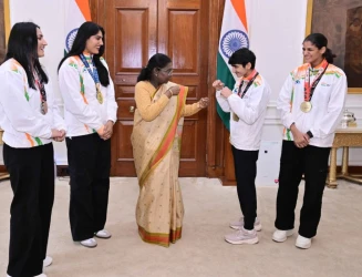 રાષ્ટ્રપતિ દ્રૌપદી મુર્મુએ 2025ની મહિલા બોક્સિંગ વર્લ્ડ ચેમ્પિયન્સ સાથે રાષ્ટ્રપતિ ભવનમાં કરી વિશેષ મુલાકાત