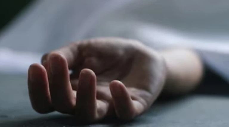 કોડીનારમાં શિક્ષકે SIRની કામગીરીના તણાવથી જીવ ટૂંકાવ્યો: શિક્ષણ વ્યવસ્થાની ખામીઓ પર ઉઠ્યા ગંભીર સવાલો