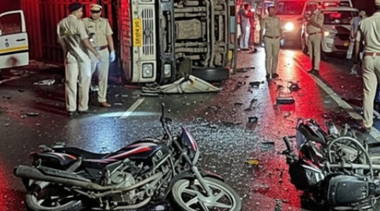 મોરબી-માળીયા હાઈવે પર ભરતનગર નજીક ટ્રકની જોરદાર ટક્કરથી બે યુવકોના મોત, એક ગંભીર રીતે ઘાયલ