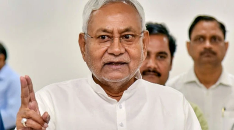 બિહાર હિજાબ વિવાદમાં પાકિસ્તાની ડૉનની ધમકી, નીતિશ કુમારને માફી માંગવા માટે કહ્યું