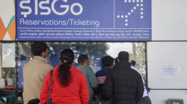 ઇન્ડિગો પર 1,000 કરોડનો સંભવિત દંડ: સરકાર એક્શન મૂડમાં, ફ્લાઇટ કટોકટીથી મુસાફરોમાં હાહાકાર