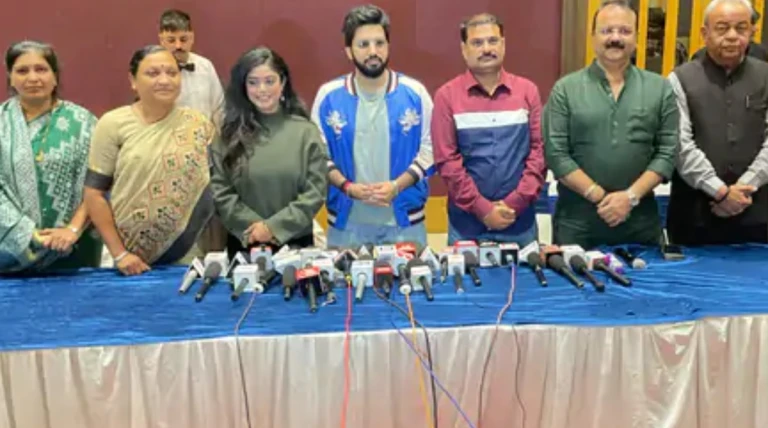 રાજકોટમાં આજે સચેત–પરંપરાની મ્યુઝિકલ નાઇટ, ફાફડા–જલેબીની મોજ માણી, બોલ્યા જયશ્રી કૃષ્ણ રામના જયકાર