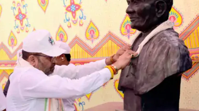 સરદાર પટેલની 150મી જન્મજયંતિ: વાસદમાં સાંસદ મિતેશ પટેલની ઉપસ્થિતિમાં એકતા પદયાત્રાનું આયોજન