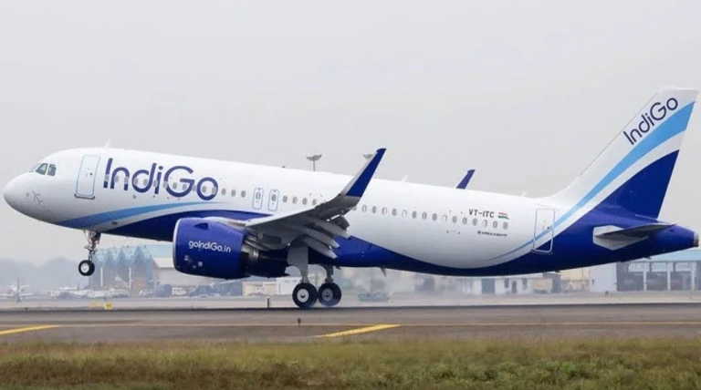 દેશના 5 શહેરોમાં ઇન્ડિગોની 400 ફ્લાઈટ રદ્દ, એરલાઇન આકસ્મિક સંકટમાં કેમ ફસાઈ?