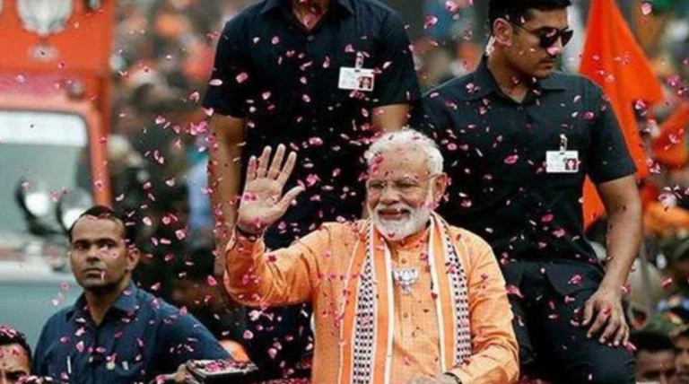 રાજકોટમાં વડાપ્રધાન મોદીનું ભવ્ય સ્વાગત, હોસ્પિટલ ચોકથી 150 ફૂટ રિંગ રોડ સુધી બ્યુટીફીકેશનની તડામાર કામગીરી