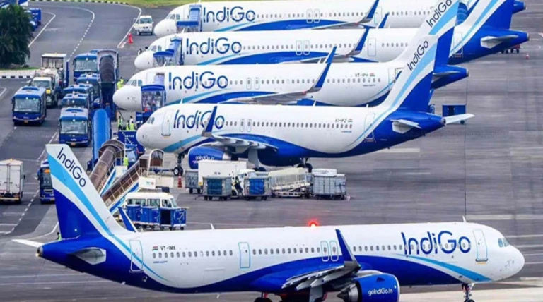 સતત ત્રીજા દિવસે ઈન્ડિગોની 550થી વધુ ફ્લાઈટ રદ, દેશભરમાં એરપોર્ટ પર અરાજકતા ફેલાઈ