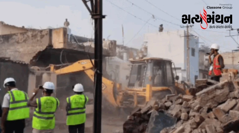રાજકોટમાં મેગા ડિમોલિશન: જંગલેશ્વરમાં પહેલા જ દિવસે 1119 મકાનો ધરાશાયી, આજે બંગલાઓ પર કાર્યવાહી