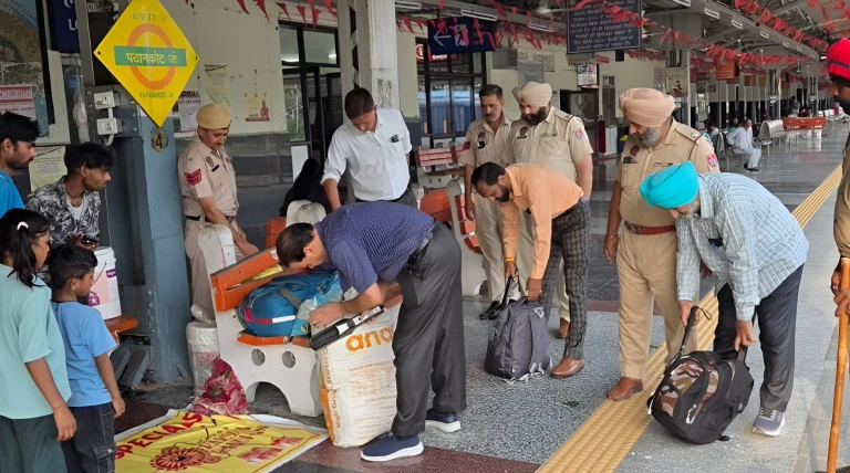 દિલ્હી બ્લાસ્ટ બાદ સોમનાથ અને દ્વારકામાં હાઈ એલર્ટ, લોખંડી સુરક્ષા ગોઠવાઈ